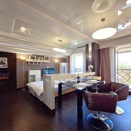 Найбільше Ліжко У Полтаві Мережа Alex Apartments Цілодобово Безконтактне Заселення Poltava Extérieur photo